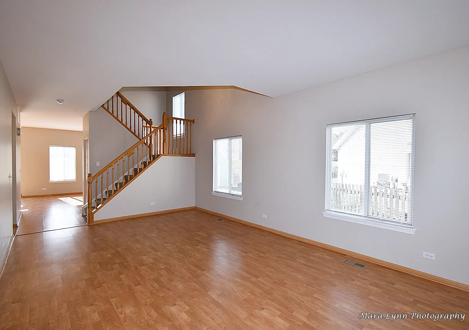 4 bed, 2.5 bath, 1624 sqft, $2,995 — Photo 2