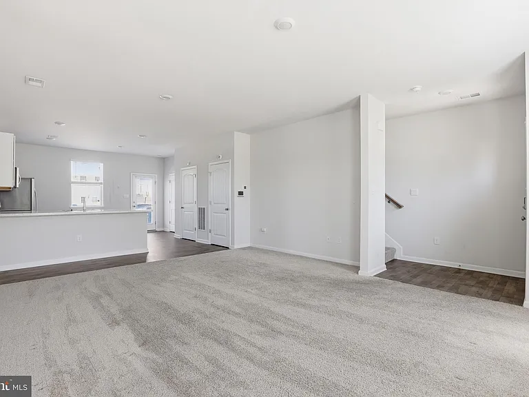 521 Ridgely Blvd — Photo 5