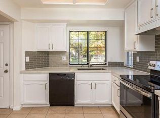 320 River Isle Way, Sacramento, CA