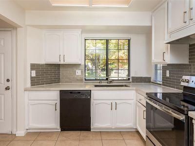 320 River Isle Way, Sacramento, CA, 95831