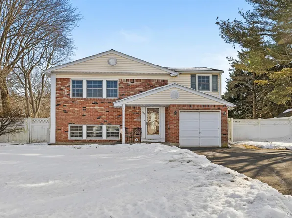 447 China Road, Sayville, NY 11782