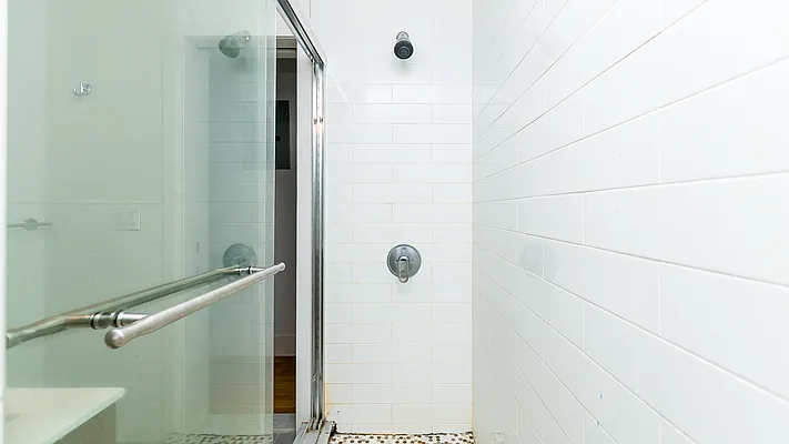 Rented by Nooklyn NYC LLC | media 31