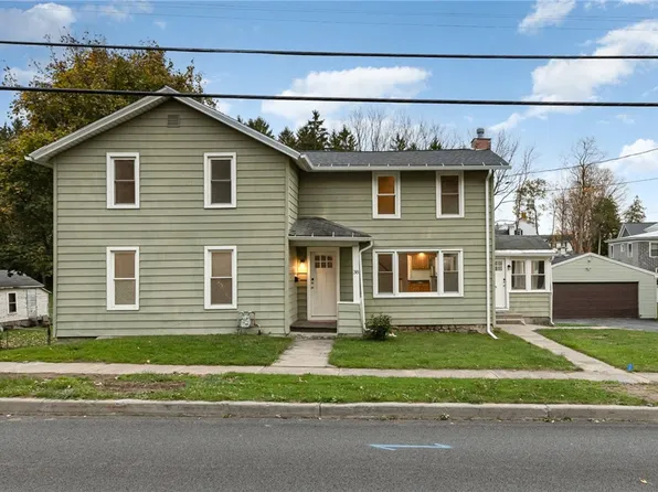 38 Maple St, Lyons, NY 14489