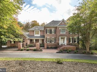 11615 Rolling Meadow Dr, Great Falls, VA