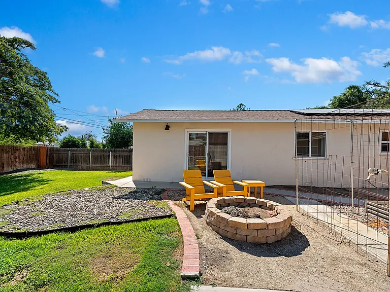 4570 Emerson St — Photo 38