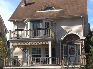 1626 Parkwood Rd UNIT 2, Lakewood, OH 44107