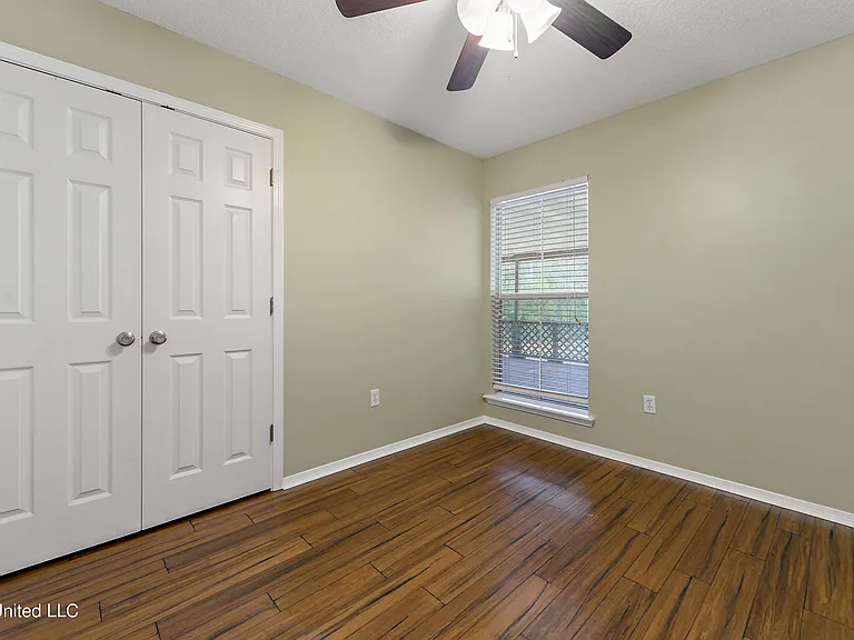 13446 Addison Ave — Photo 15