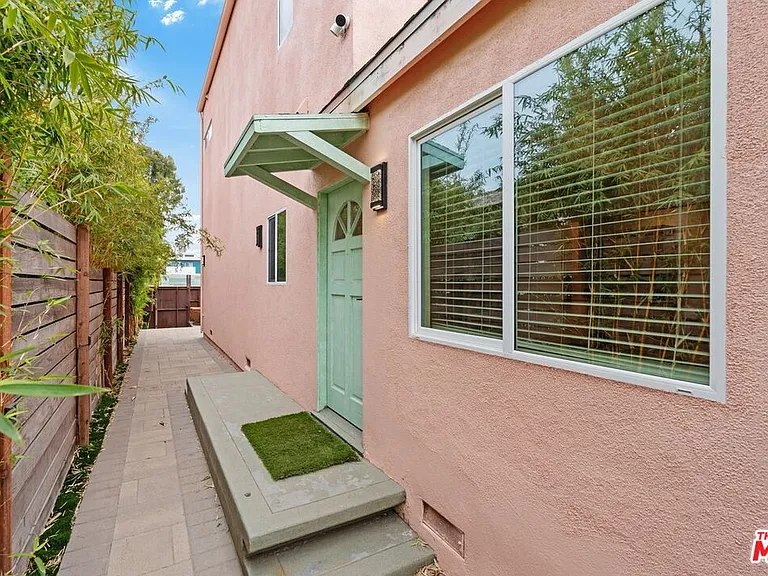 621 Rose Ave #B — Photo 18