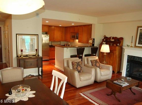 4th image of 513 W Broad St APT 406