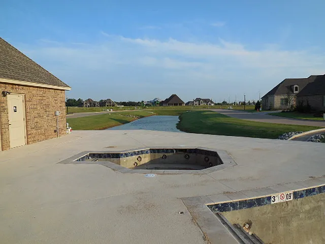 Beautiful Two Bedroom, Two Bathroom Home w/ Study for lease at The Enclave in NW Norman!! — Photo 4