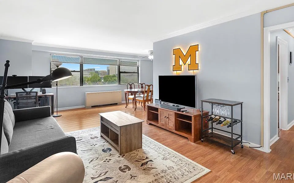 4466 W Pine Blvd #6G