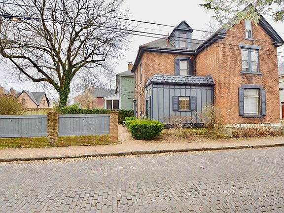 2nd image of 387 Jackson St