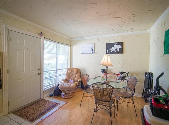 3rd image of 3203 Carlisle St #215