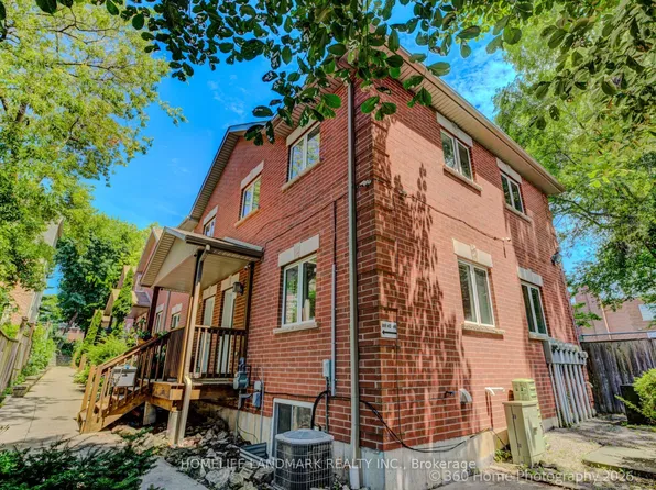 736 Kingston Rd #3, Toronto, ON M4E 1R7