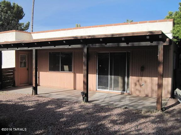3rd image of 322 E Placita Idilio