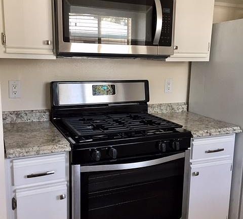 3rd image of 908 S Shenandoah St APT 102