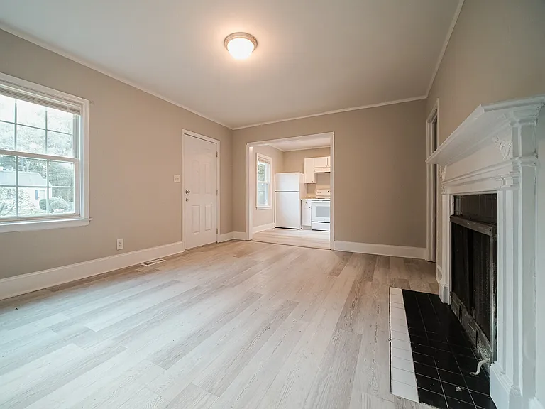 614 Ambassador St — Photo 10