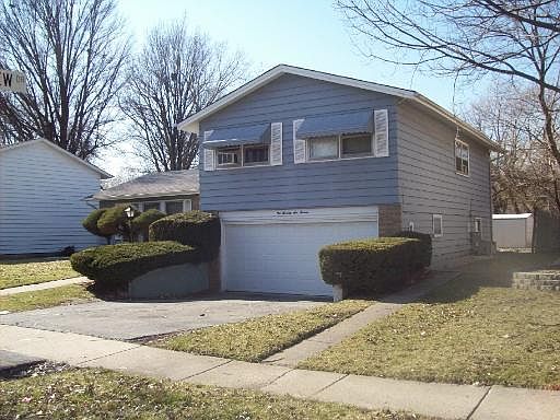 1st image of 17616 S Oakwood Dr