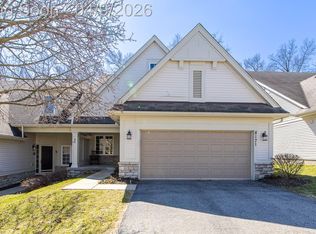 8171 Timber Trl, White Lake, MI