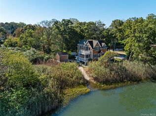 7065 New Suffolk Rd, New Suffolk, NY 11956