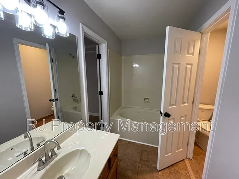 6913 Snyder Rd — Photo 14