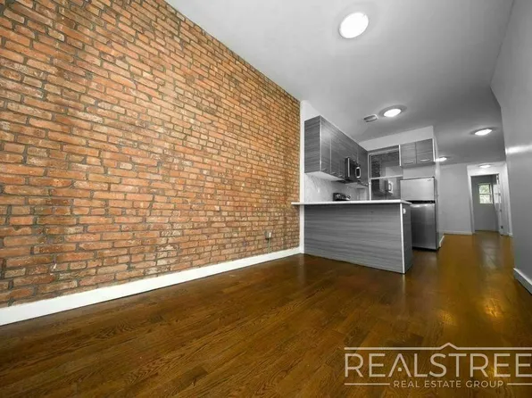 890 Jefferson Avenue image 1 of 11