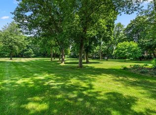 3 Suburban Rd, Worcester, MA 01602