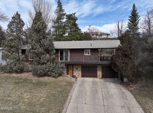 500 Division St NW, Mandan, ND 58554