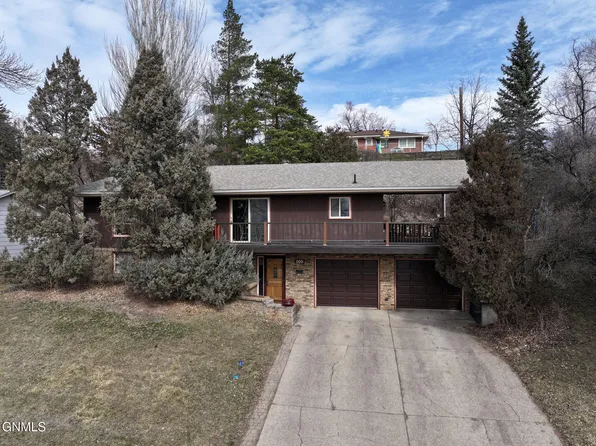 500 Division St NW, Mandan, ND 58554