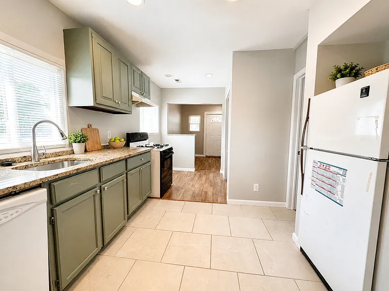 11060 Paige Ave — Photo 11