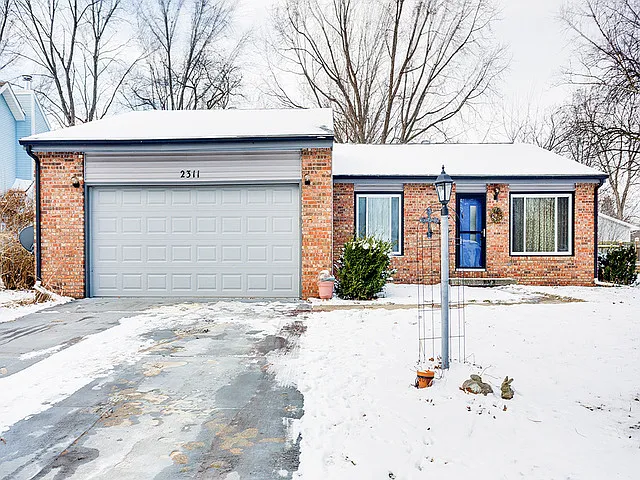 2311 Greenwood Ct photo 1