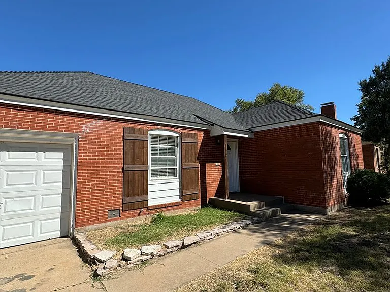 3403 Moss Ln — Photo 2