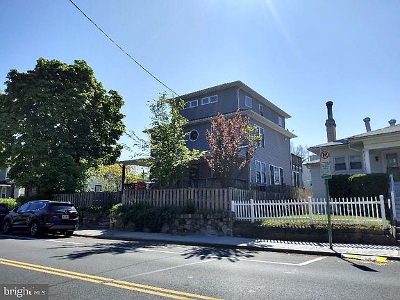 3rd image of 4905 Minnesota Ave NE