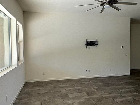 4th image of 1141 E La Mirada Dr