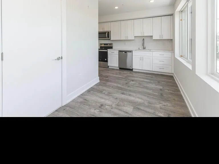 1829 E Sergeant St #4 — Photo 2
