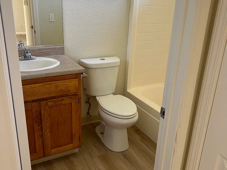 1083 Jennings Ave #307 — Photo 3