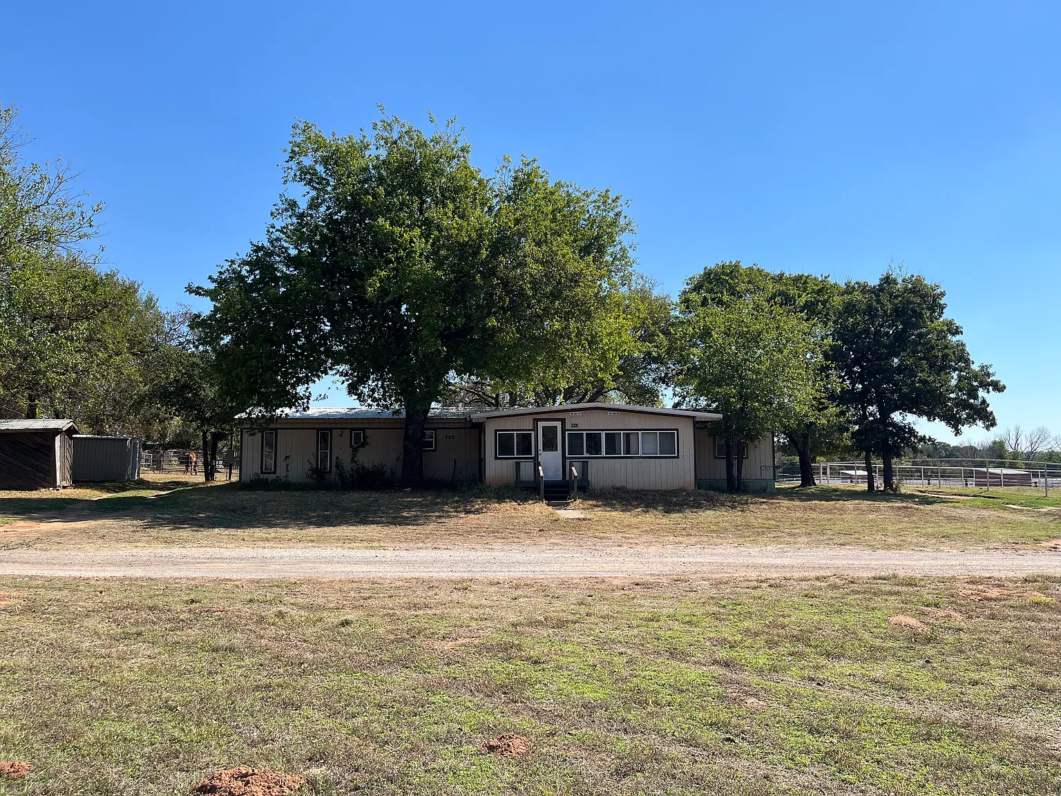 4 bed, 1500 sqft, $1,200 — Photo 1