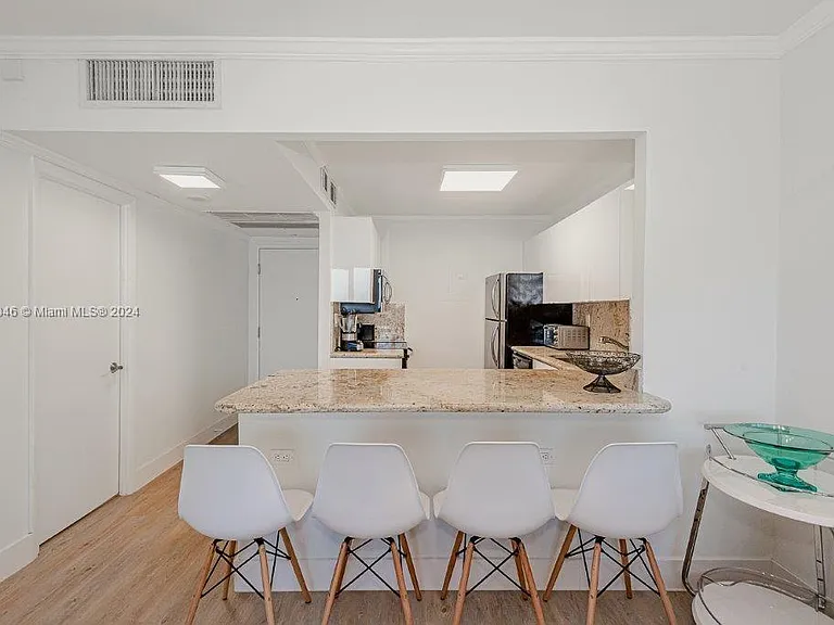 2301 Collins Ave #842 — Photo 13