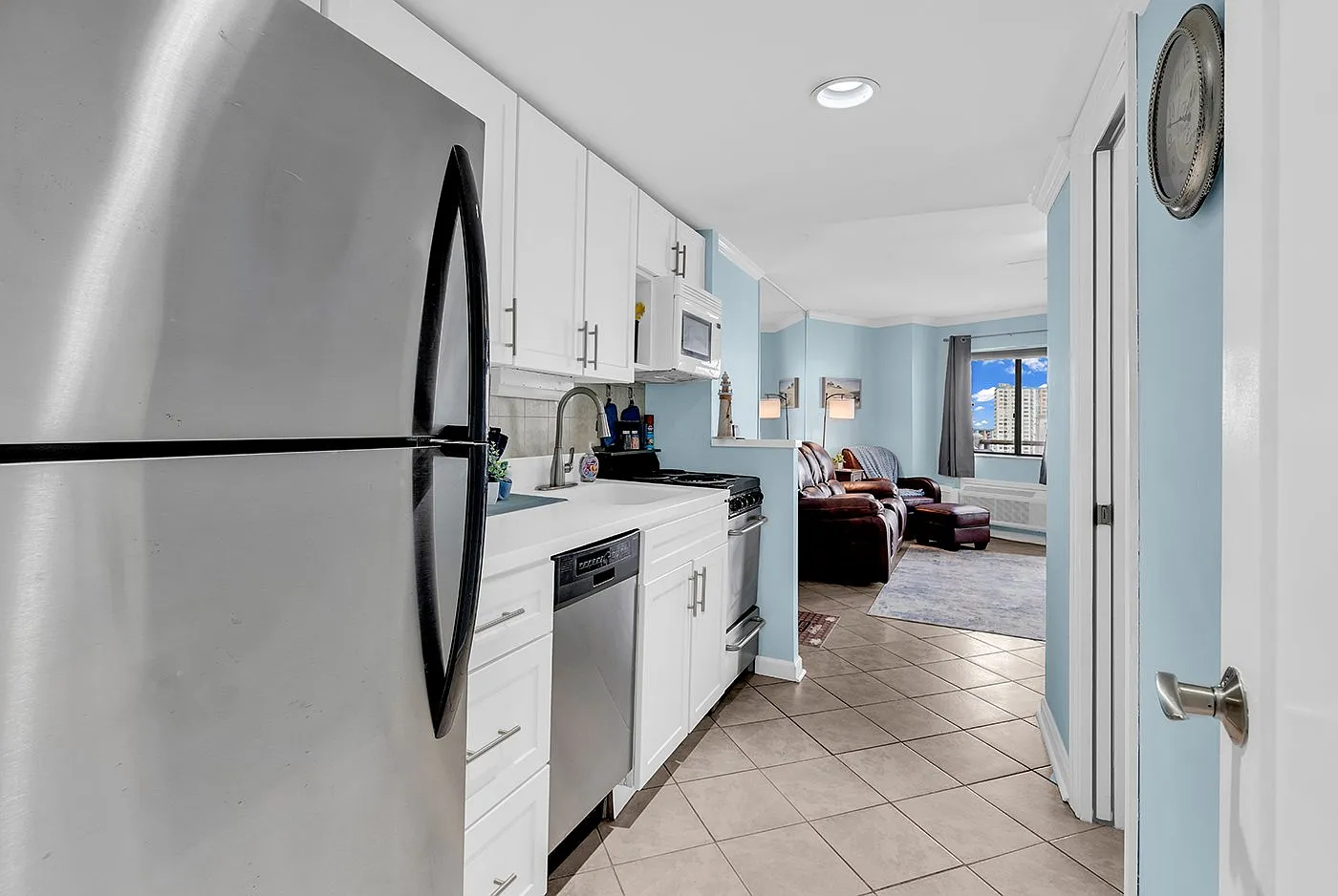 Bluewater Snowbird Escape | Oceanview 1BR | $1,400/Month — Photo 4
