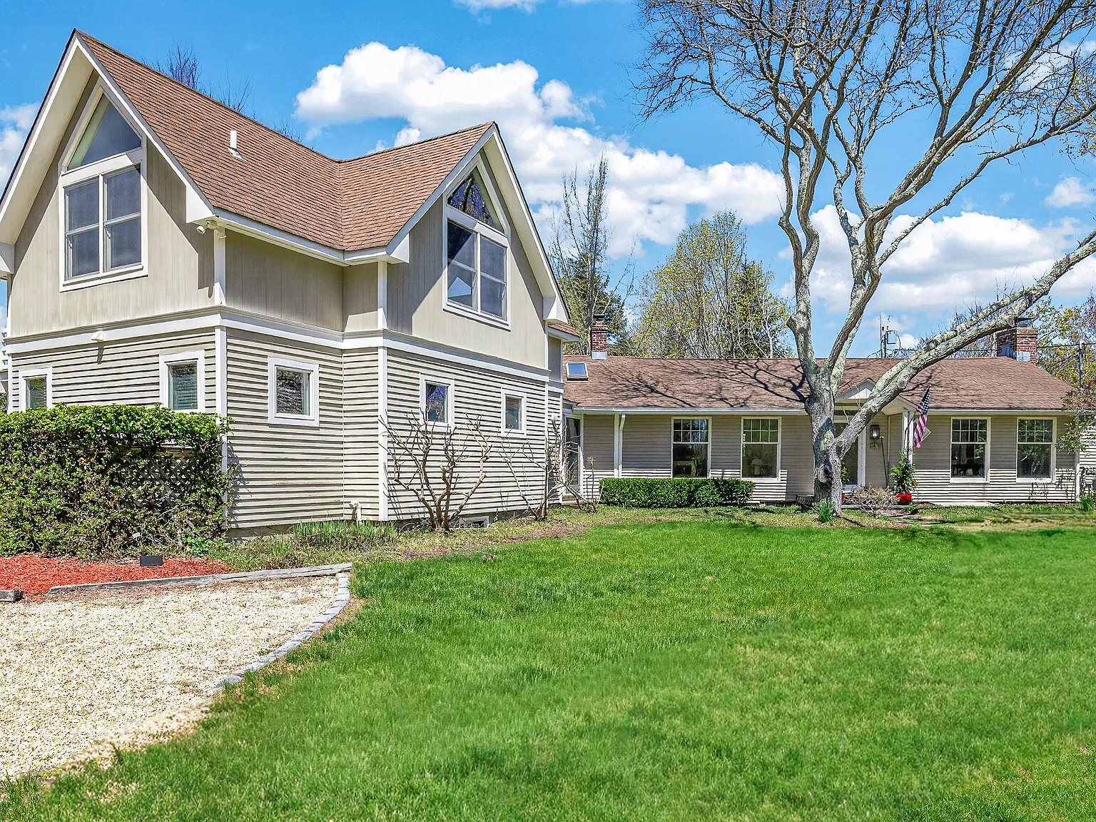 Southampton Summer Retreat With Water Access, Pool & Sauna — Photo 4
