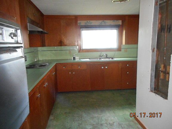 3rd image of 6632 Main St