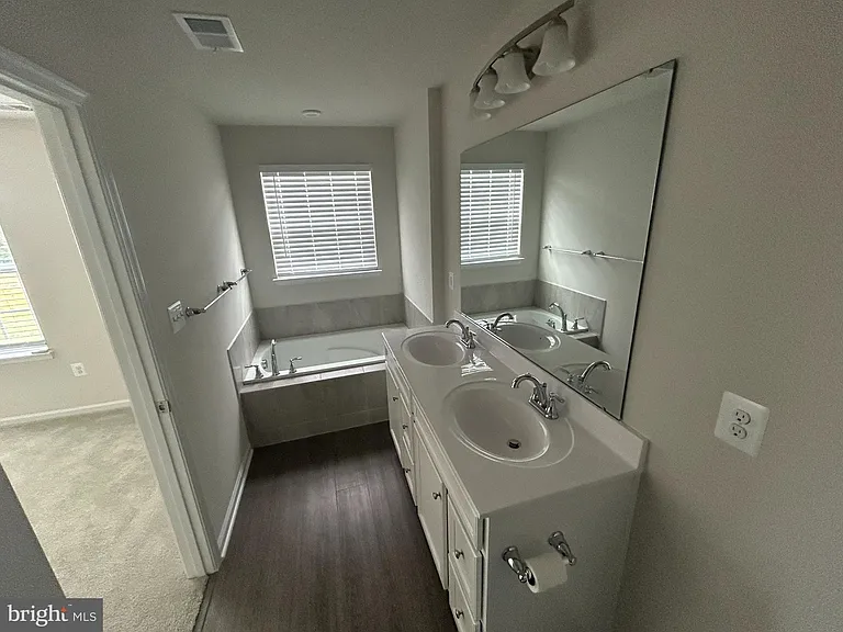 36072 Coyote — Photo 16
