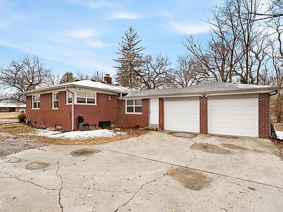 3rd image of 3720 E 42nd St