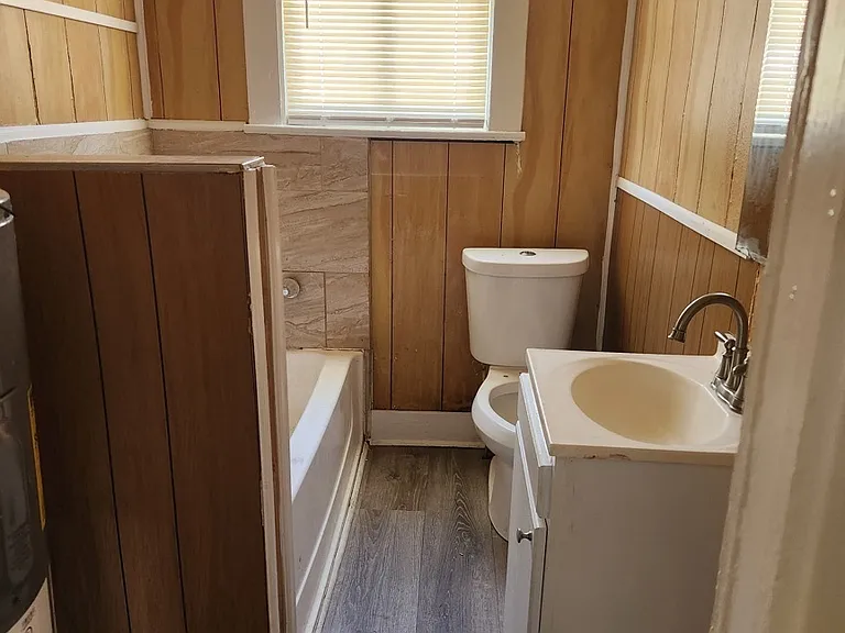 4305 Byron St — Photo 6