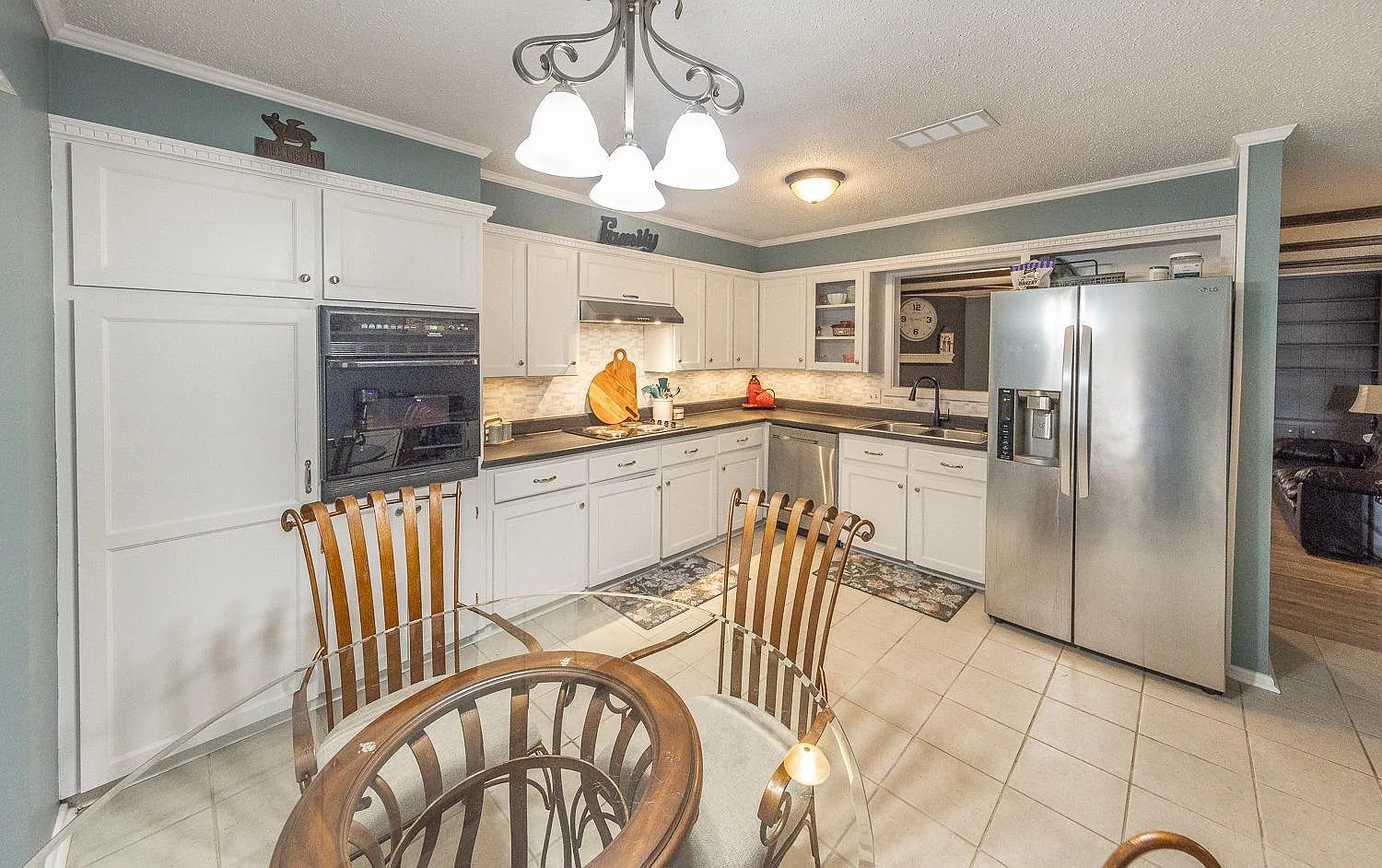 4 bed, 1777 sqft, $2,300 — Photo 3