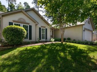 6510 Harburn Forest Dr, Charlotte, NC 28269