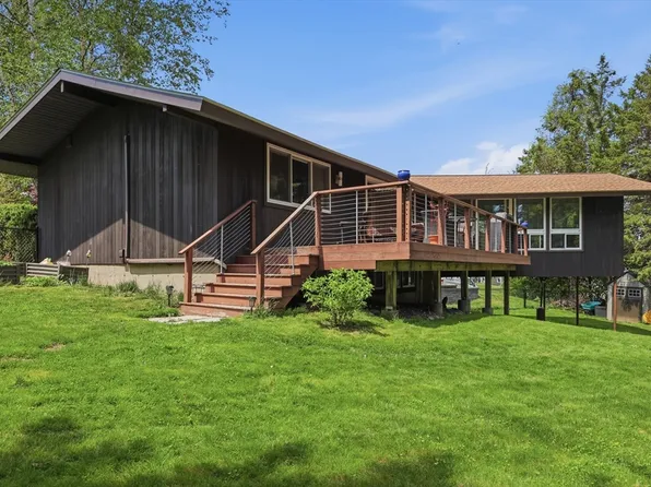 24 Chadwick Rd, Haverhill, MA 01835
