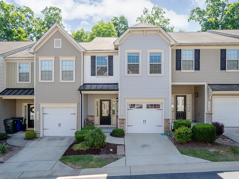 14310 Foxcroft Rd — Photo 2
