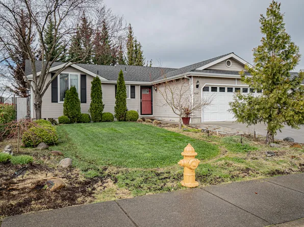 8047 25th St, White City, OR 97503