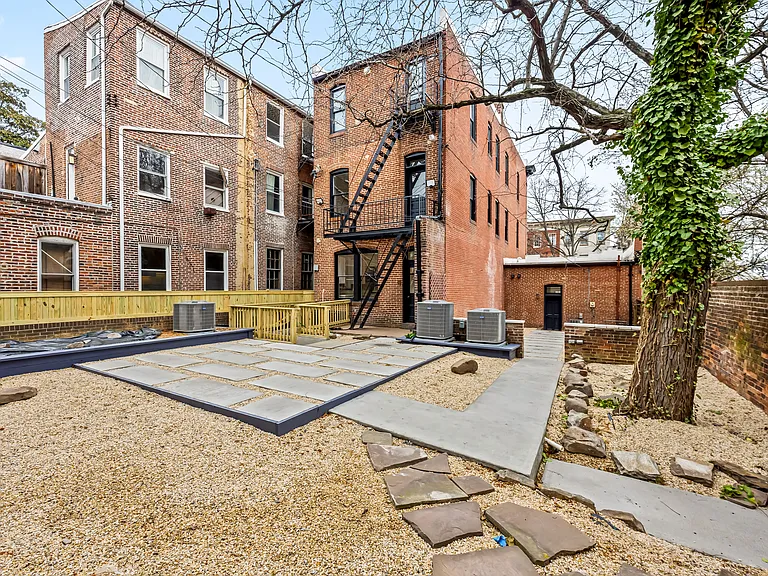 1202 Bolton St #1 — Photo 17
